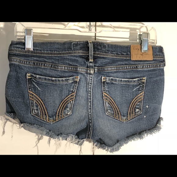 Hollister Distressed Cut Off Jean Shorts Size 3 - Picture 2 of 3